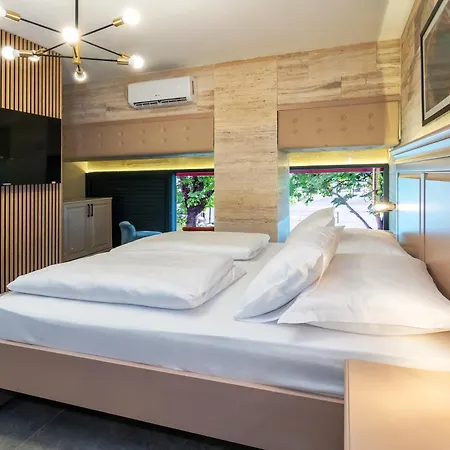 Frühstückspension Pazar 4*